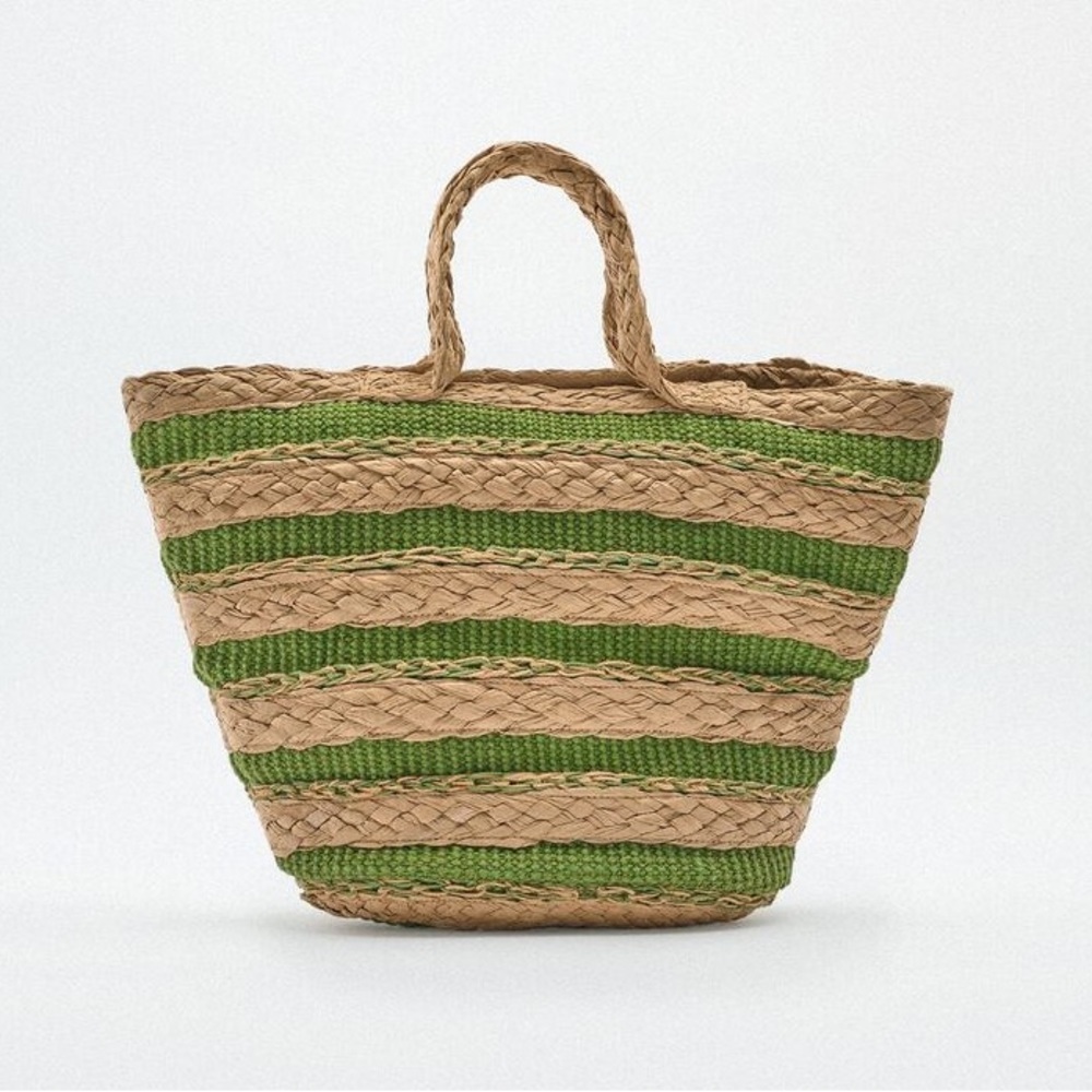 NWT. Zara Beige/Green Woven Tote Straw Basket Style Bag.